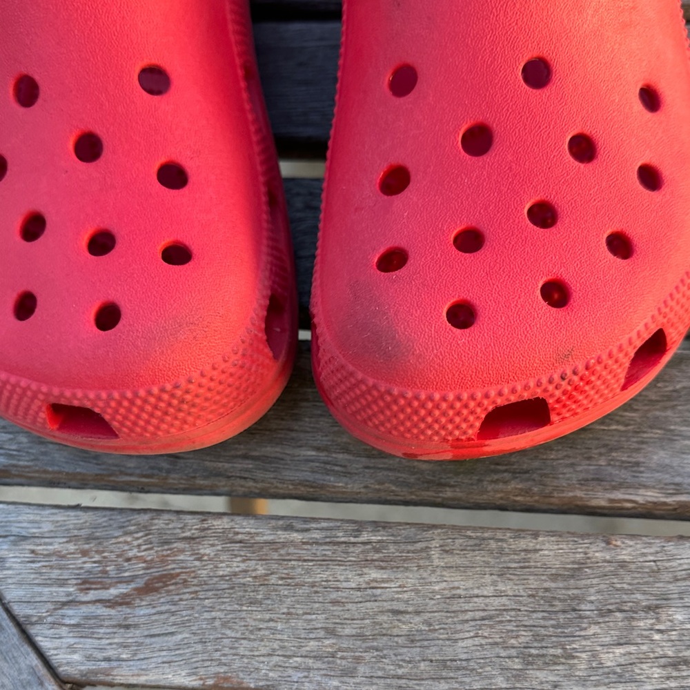 Red Crocs- used - Picture 4 of 8